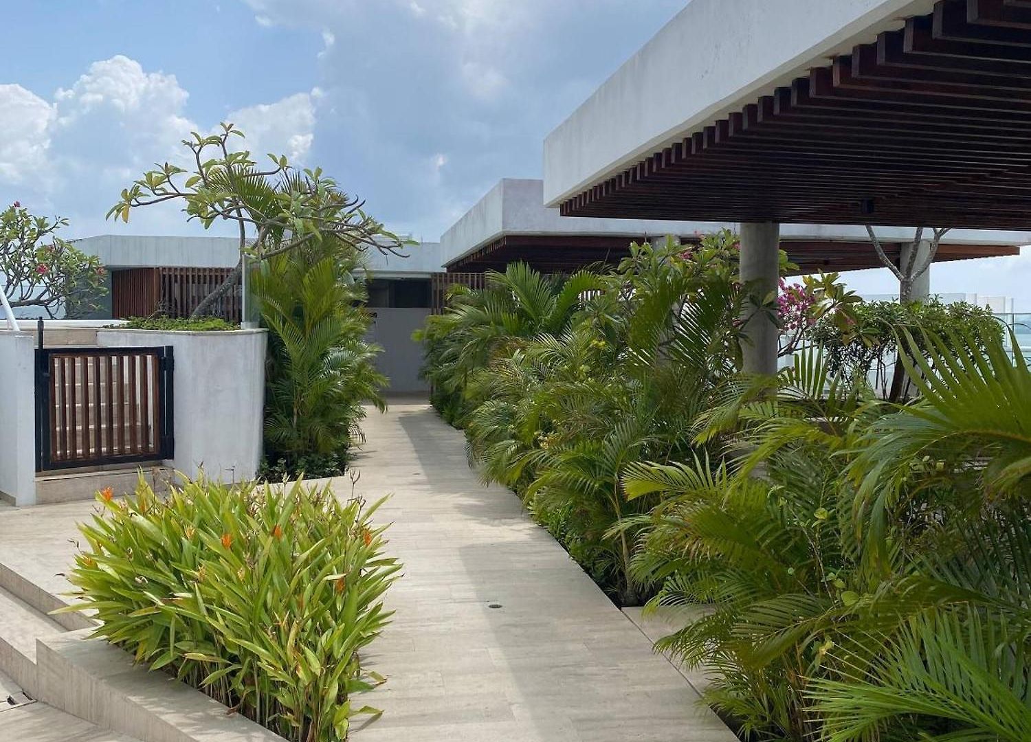 Cielo Mar Steps From The